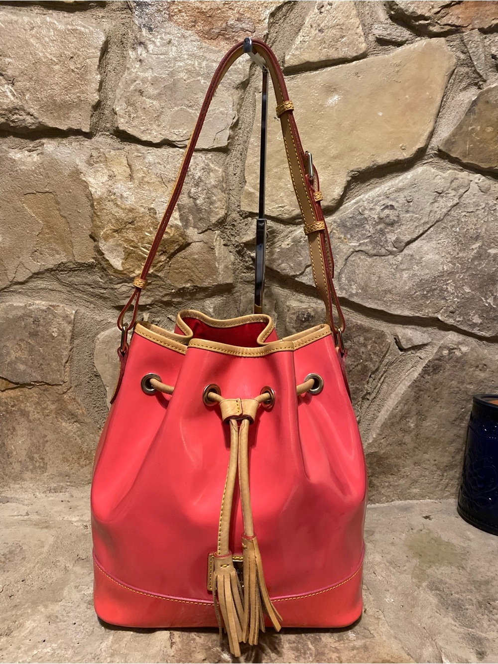 Dooney & Bourke bucket bucket shoulder bag